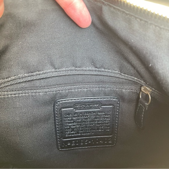 Authentic Coach Signature Crossbody Bag- Black - Picture 4 of 6